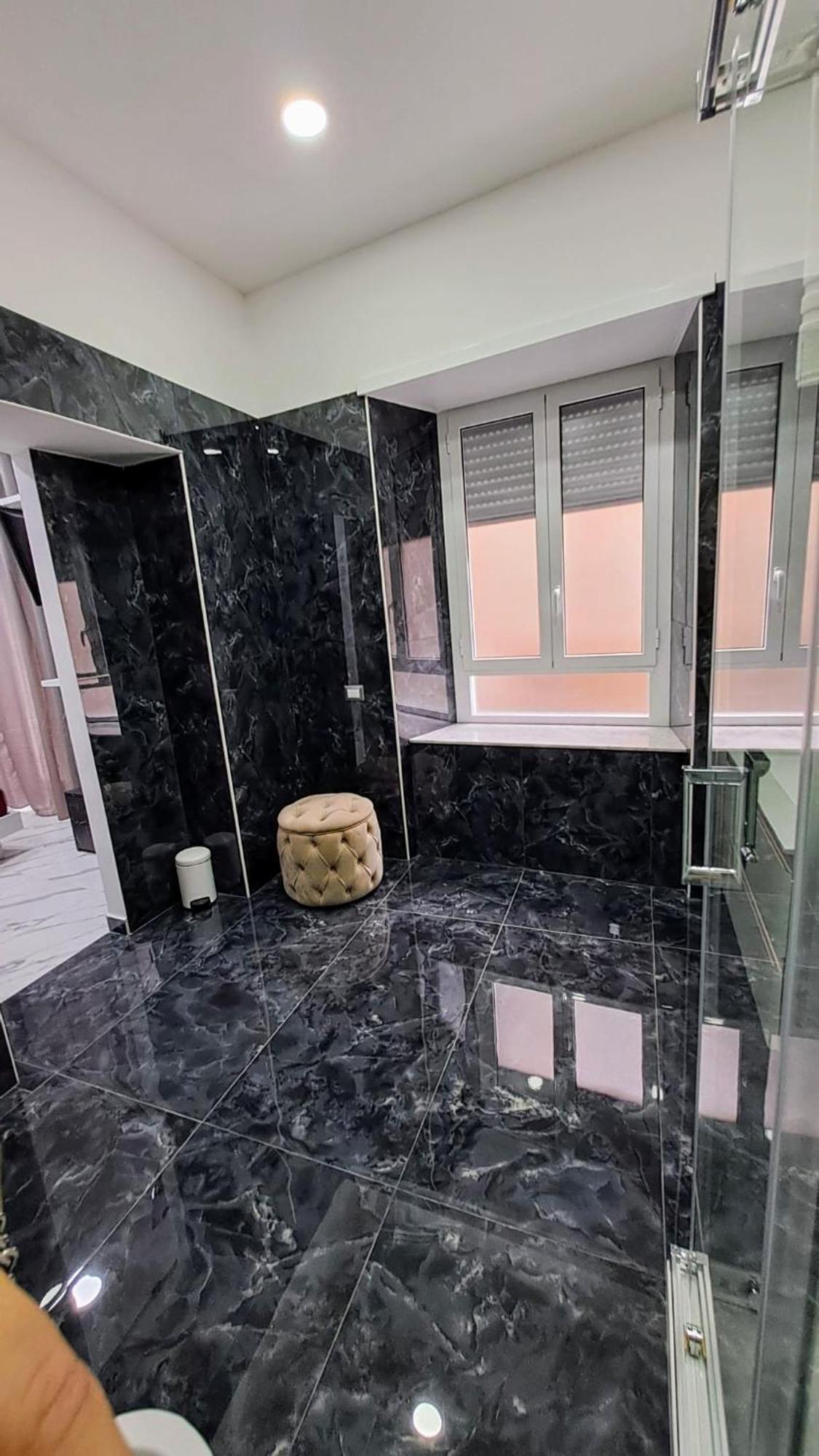 La Finestra Sul Borgo Hotel Наполи Екстериор снимка
