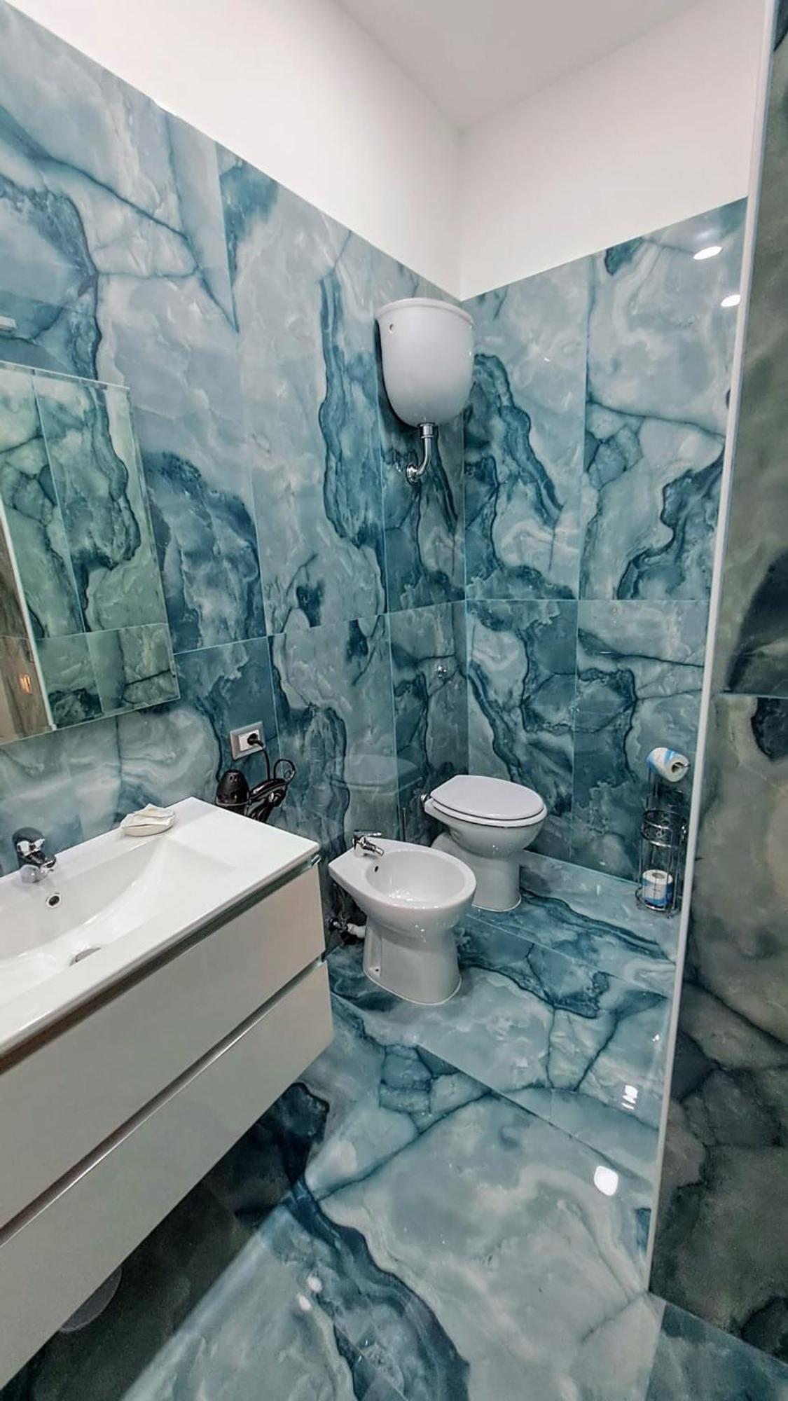 La Finestra Sul Borgo Hotel Наполи Екстериор снимка