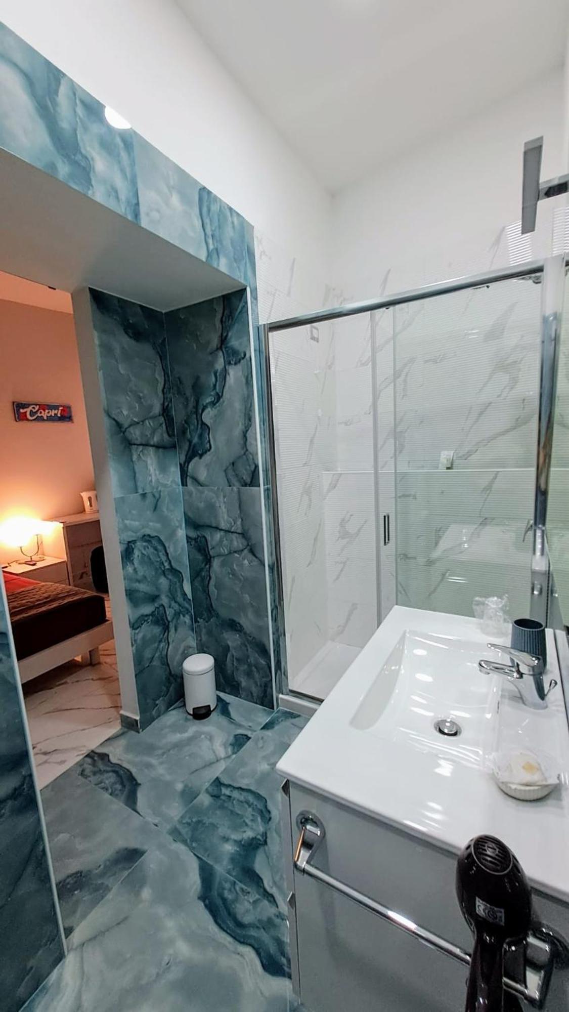 La Finestra Sul Borgo Hotel Наполи Екстериор снимка