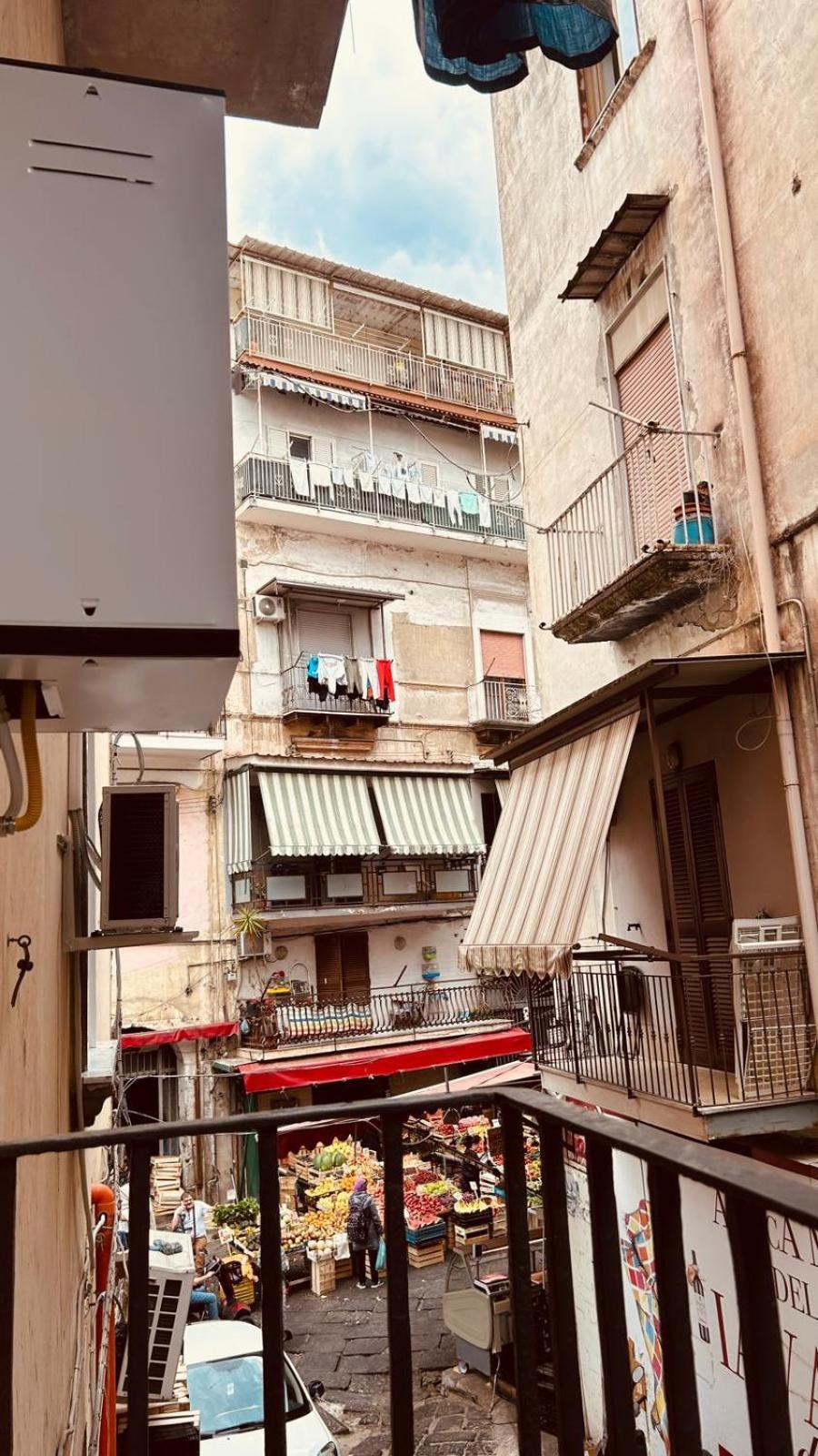 La Finestra Sul Borgo Hotel Наполи Екстериор снимка